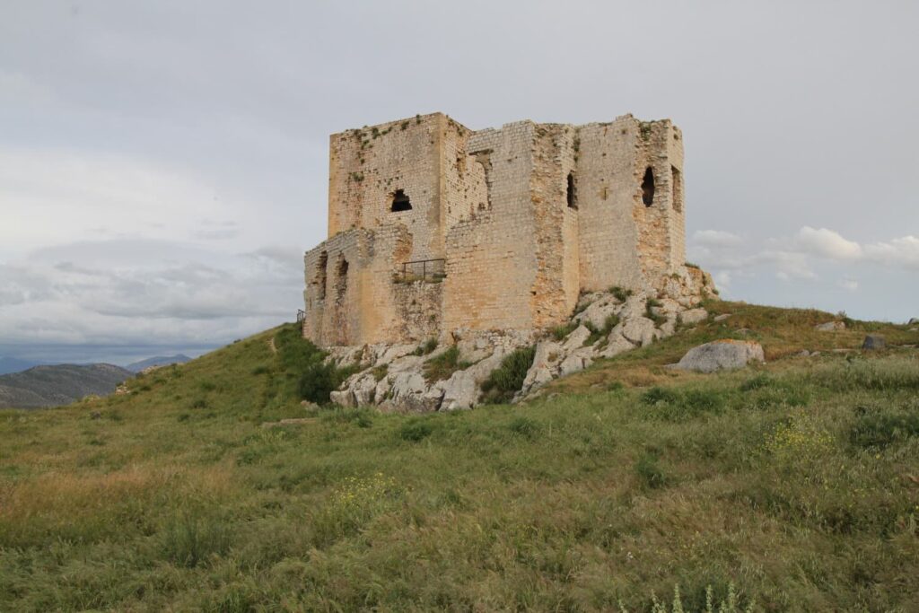 Visita Castillo de Teba en autocaravana - Vista del Castillo